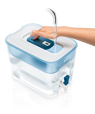 Napouštění Brita Flow odsunutím víčka